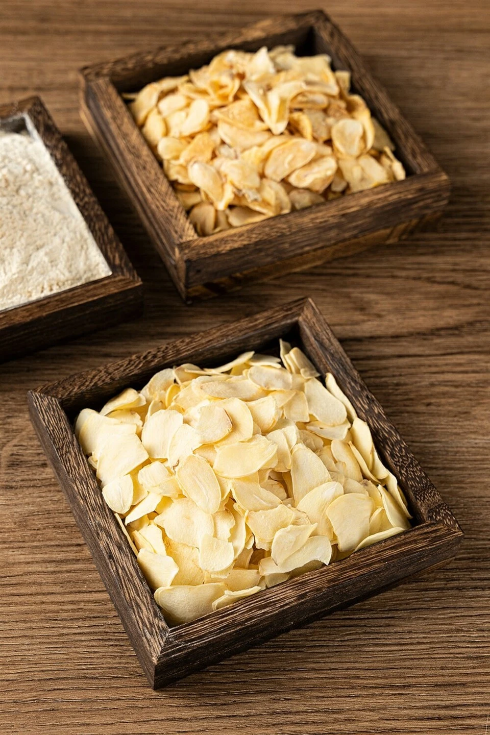 Garlic Flakes Without Roots suppliers